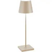 Zafferano Wiederaufladbare und dimmbare LED-Tischleuchte Poldina Pro Sand mit einer Akkulaufzeit von bis zu 12 Stunden.