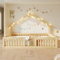 OKWISH Hausbett 90×200 mit Sicherheitsgeländer, Kinderbett mit LED-Lichterkette,Bodenbett in Natur,Hausbett ohne Matratze