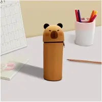 Markenlos Silikon-Zylinderetui mit Capybara-Motiv | 23 cm aufgeklappt/20 cm gefaltet | Ø 6 cm | kreatives Schulzubehör