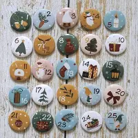 Sonstiges Adventskalender Zahlen Buttons 1-25 mit Sicherheitsnadel, Ø 32 mm, 25 Stück