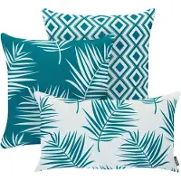 Beliani Gartenkissen 3er Set Türkis Stoffbezug mit Füllung 45x45 cm u. 30x50 cm Palmenmuster Geometrisches Muster Mediterrane Boho Dekokissen Outdoor