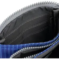 Markenlos Carnaby, kleine Geldbörse aus recyceltem Canvas in heller Waschung, jeansblau, mit weichen Seiten