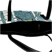 Markenlos Personalisierte Tragetasche mit Reißverschluss, Schultertasche für den Alltag, Arbeit und Schule, mehrfarbig mit Motiven von verschneiten Birken und Vögeln