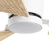 LUCANDE LED-Deckenventilator Faipari, weiß/Rattan, DC, 132cm