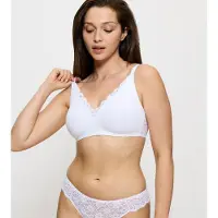 Triumph "Amourette N01" mit Spitzendetails und ohne Bügel