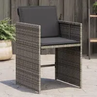 Markenlos 4 klappbare Gartenstühle aus Poly-Rattan, 50,5x54x79 cm, mit dicken dunkelgrauen Kissen, UV-beständigem PE-Rattan und Stahlrahmen für Balkon, Terrasse und Garten