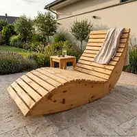 TUGA-Holztech Holzliege Wellenliege Waldsofa Gartenliege "Schaukel-Sannerl" (Zirbe) Breite 90cm Schaukelliege Relaxliege Himmelsliege