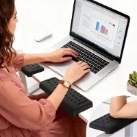 OEM Ergonomische L-vormige bureaubladrandsteun voor pols, onderarm en ellebogen, anti-slip kussen aus Kunststoff, für Computerarbeitsplatz, ergonomische Unterstützung.
