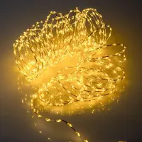 Spetebo Draht Lichterkette warm weiß extra dicht mit Timer und Funktionen - 567 LED - Leuchtdraht silber 9 m für Außen und Innen mit Netzstecker