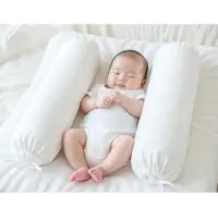 Unyqoos My First Guling Baby-Rollkissen 2er, ca. 52 x Ø 10–11 cm, Medium 200 g Fiberfill, mit Reißverschluss, inkl. gratis hypoallergene 100% Baumwoll-Bezüge