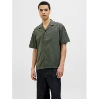 Jack & Jones "JJESUMMER RESORT SHIRT SS SN" mit Resort Kragen