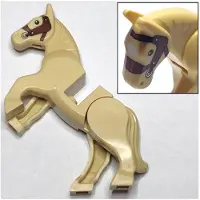 LEGO [N] Hellbraunes Pferd mit beweglichen Beinen, schwarzen Augen, weißen Pupillen, rötlich-braunem Zaumzeug und weißem Blesse-Muster