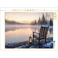 CALVENDO Puzzle – Am stillen Ufer – Ein Stuhl am See | 2000 Teile, fertige Größe: 90 x 67 cm | Fotopuzzle für entspannte Stunden