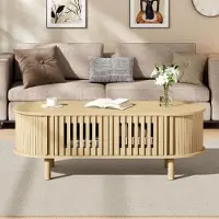 Merax Couchtisch oval mit Rollo-Schiebetür, Sofatisch mit 2 Lamellentüren und Massivholzbeine, Wohnzimmertisch aus MDF mit Stauraum, Natur