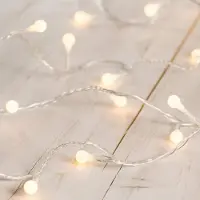 SURIGHT Lichterkette mit 40 kugelförmigen LED-Lampen – Warmweiß – 6 Meter – Stromversorgung – Innenraum-Lichterkette