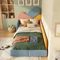 ALFORIGO Kinderbett 90x200 cm mit Polsterung und Seitenschutz, mehrfarbiges Polsterbett als Bodenbett mit Kopfteil, niedriger Bauweise und Patchwork-Design