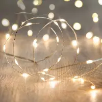 SURIGHT Lichterkette mit 200 Micro-LEDs auf silbernem Draht – Warmweiß – Strombetrieb