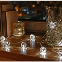 Dripio LED-Lichterkette 10 Kugeln silber, 0,9 m, batteriebetrieben, Timer