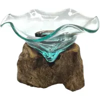 Ancient Wisdom Schale aus gegossenem Glas für Süßigkeiten, auf Holzunterlage