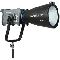 Nanlux Evoke 600C Vollfarb-Nebula 8-Spotlicht