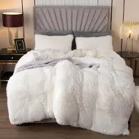 Merkloos Komplettset aus Plüschdecke in Weiß, 200 x 200 cm, mit 2 Kissenbezügen, 80 x 80 cm