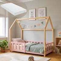 En.casa Hausbett ‘Hesel’ für Kinder mit Matratze und Rausfallschutz 70 x 140 cm Kiefernholz Rosa/Natur